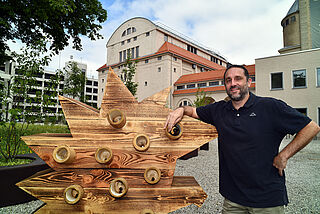 Pfand-Igel aus Holz, zur Ablage von Pfandflaschen. - Beim anklicken wird das Bild vergrößert.