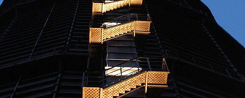 Äußeres Treppengelände an einem Gebäude des Gaswerks. Weiterverlinkung auf Gaswerk erleben 2023 Newsartikel