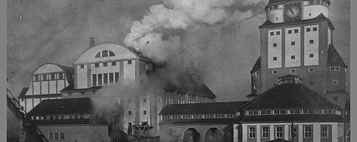 Alte Aufnahme des Gaswerkgeländes. Weiterverlinkung auf heiße Kohlen und tonnenweise Koks Newsartikel